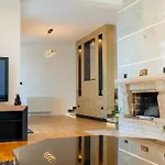 Royal Lux With & Sea View شقة