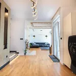 Royal Lux With & Sea View شقة