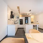 Royal Lux With & Sea View سبليت