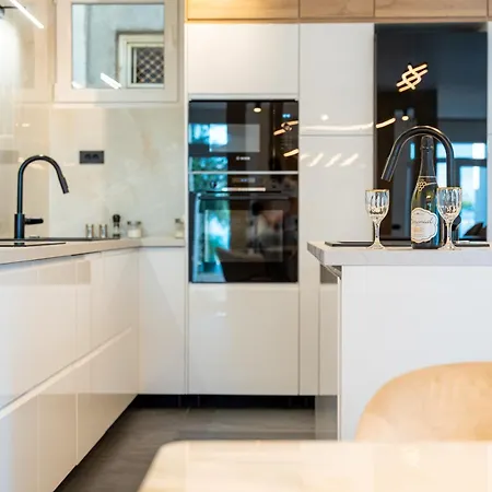 Apartment Diamond Znjan With & Sea View