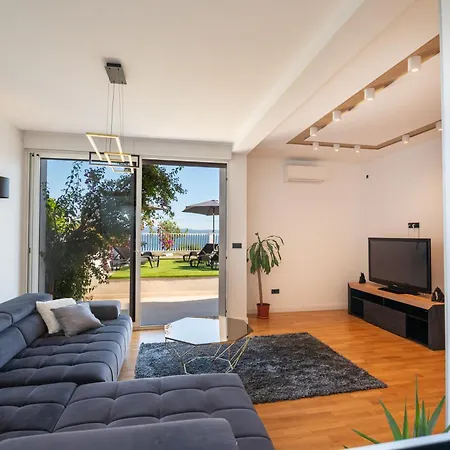 Apartment Diamond Znjan With & Sea View Split
