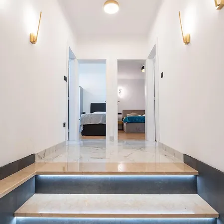 Apartment Diamond Znjan With & Sea View