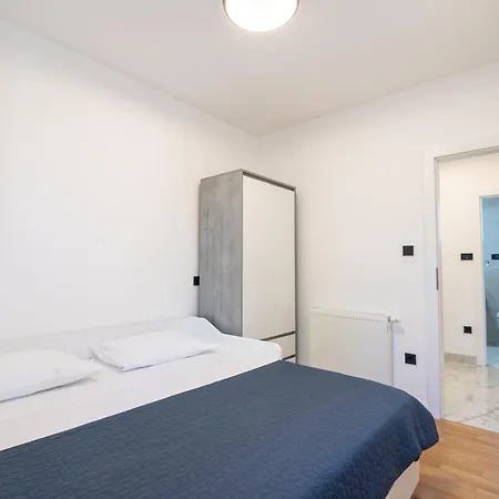 Apartment Diamond Znjan With & Sea View